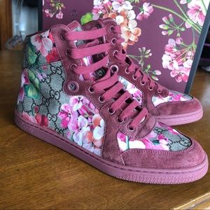 Women’s Authentic Gucci Sneakers Size 37.5